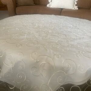 Elegant Cream Swirl Tablecloth